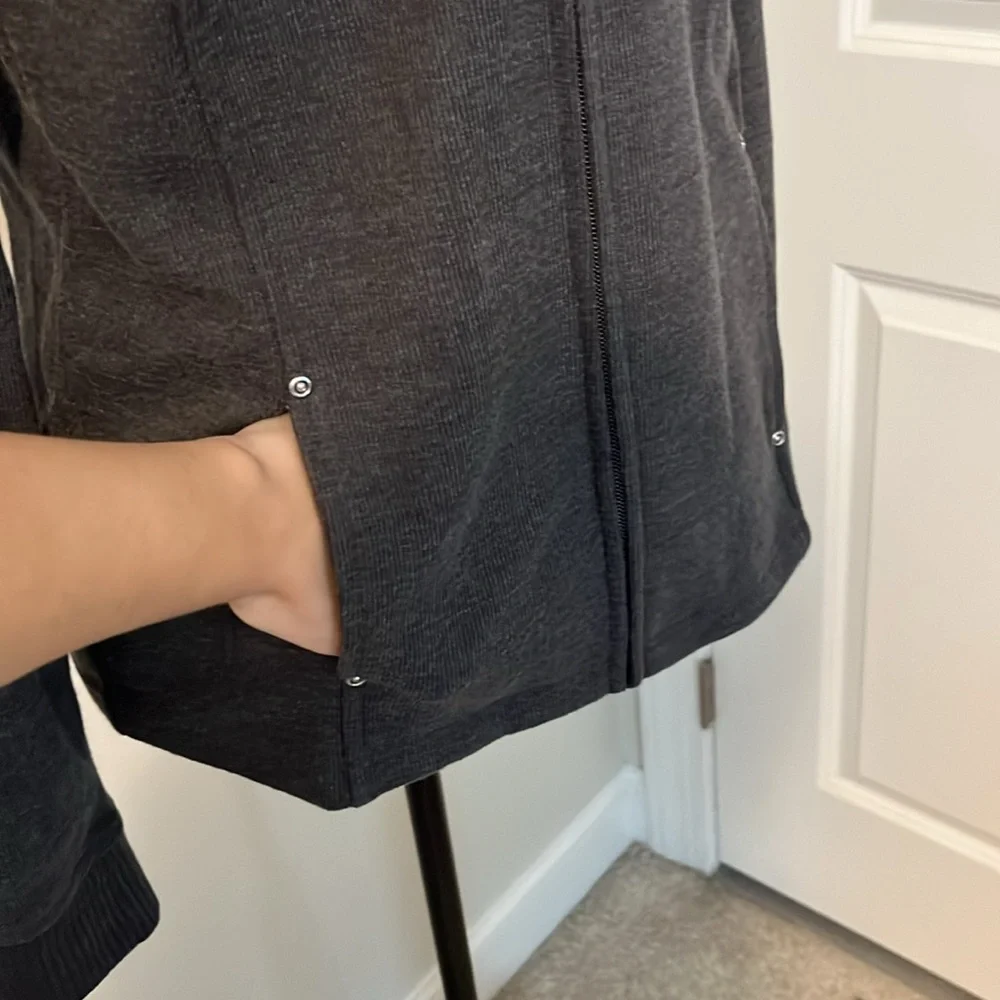 Karen Scott Zip Up Sweater - Picture 4 of 8